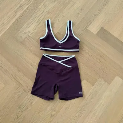 Alo Yoga Set Plum Activewear
